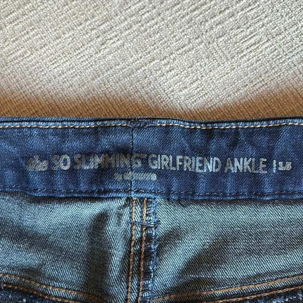 Chicos so slimming girlfriend ankle. Sz med. Dark wash. Excellent condition. - Picture 5 of 5